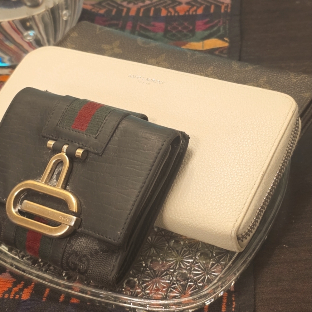 I'm Selling Some Mid-century Bricket-brack I've Got Some Vintage Luxury Wallets